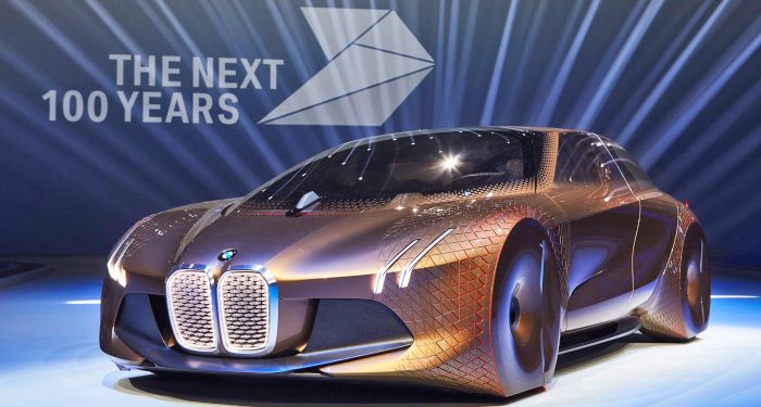 BMW accelera sugli investimenti