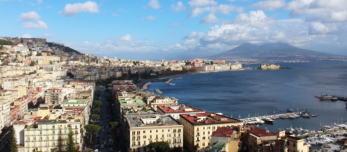 Il turismo punta su Napoli