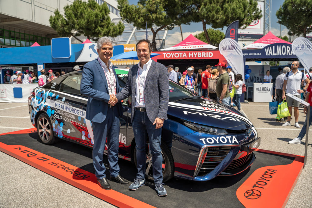 tecnologia full hybrid electric toyota