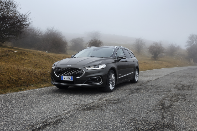 Ford Mondeo Hybrid