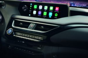Lexus UX Hybrid si rinnova