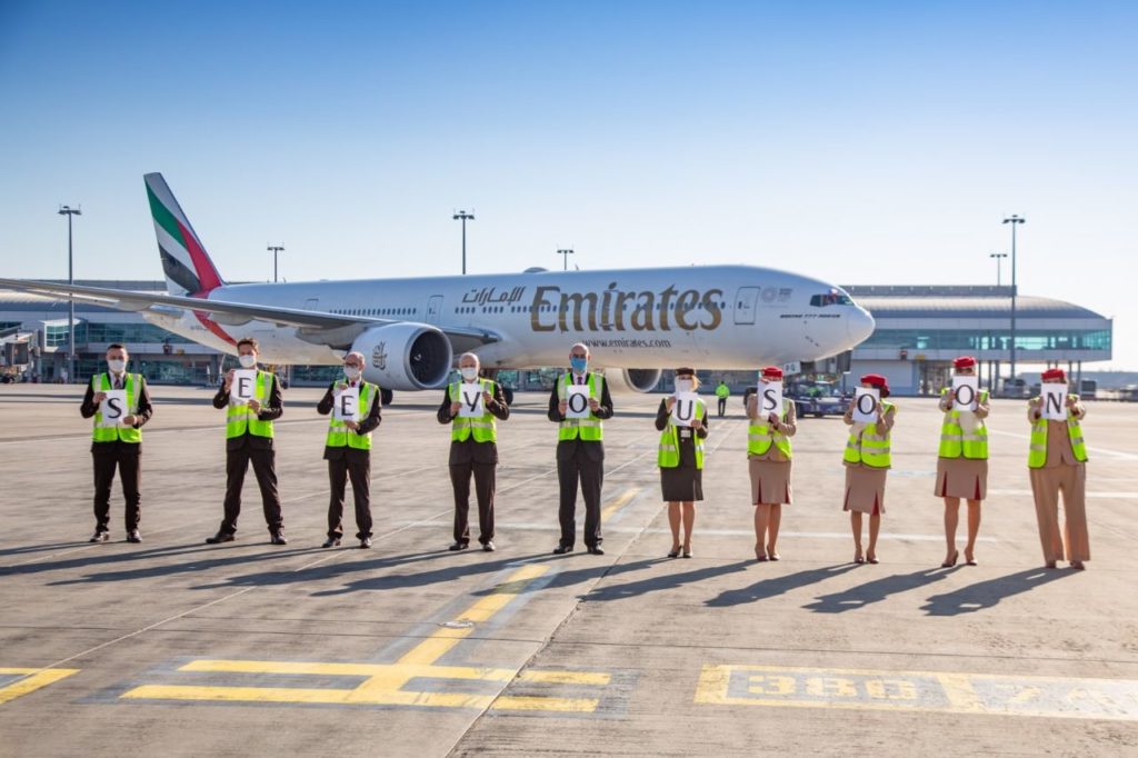 emirates sospende i voli passeggeri