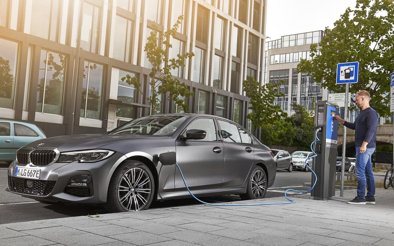 Bmw punta sull'elettrico