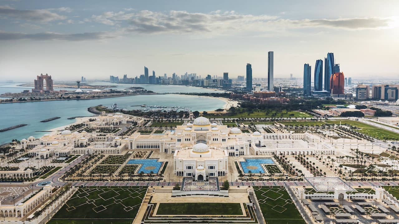 Abu Dhabi riapre ai viaggi internazionali