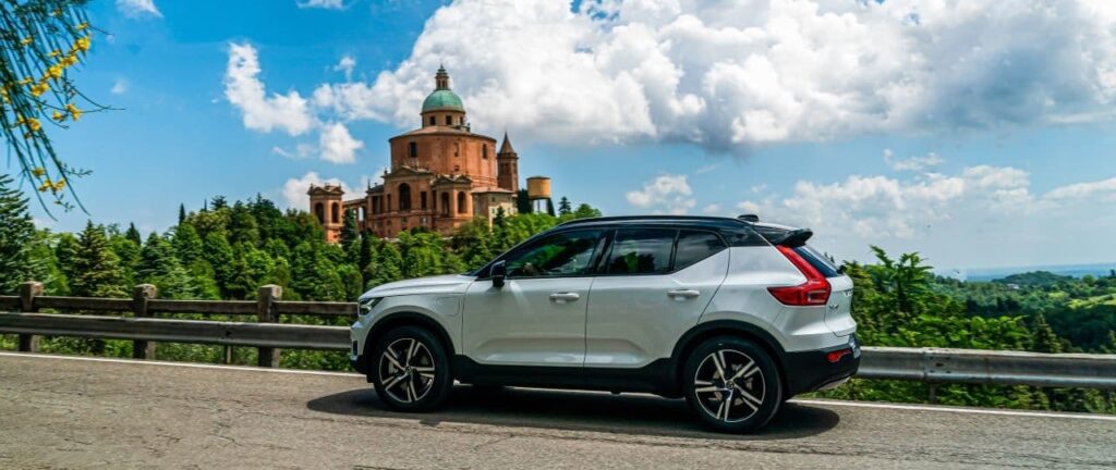 test drive volvo xc40 elettrica e ibrida