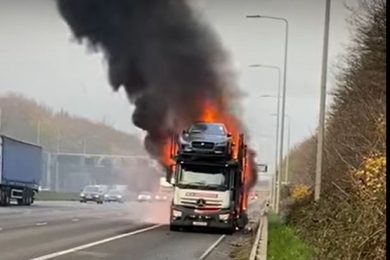 incendio bisarca auto elettriche