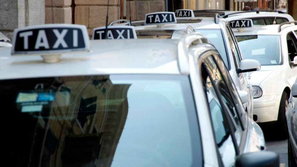 sciopero taxi napoli febbraio