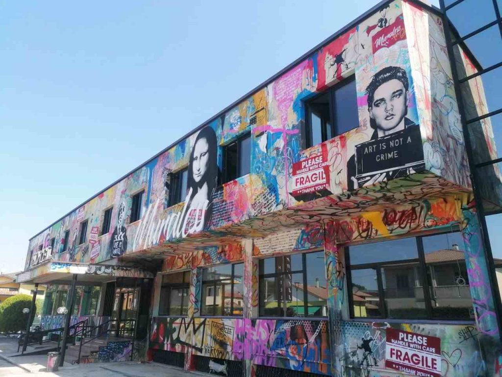 Muraless Art Hotel, albergo dedicato alla street art