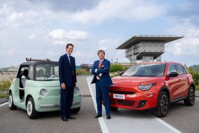 John-Elkann-Chairman-of-Stellantis-e-Olivier-Francois-FIAT-CEO-and-Stellantis-CMO-allevento-nuova-Fiat-Topolino