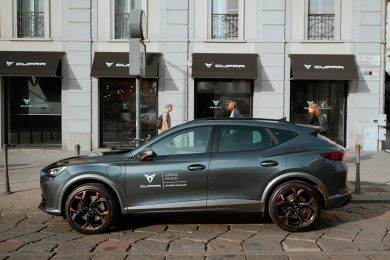 Cupra Garage Milano, Si parla di sneakers