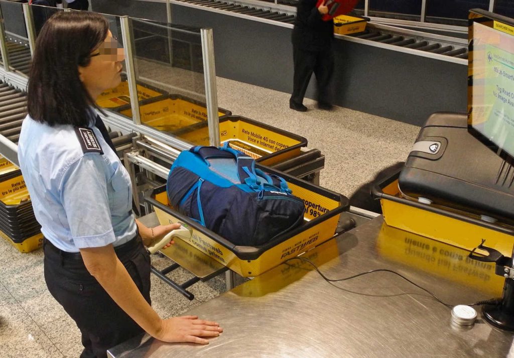 Controlli di sicurezza aeroporti