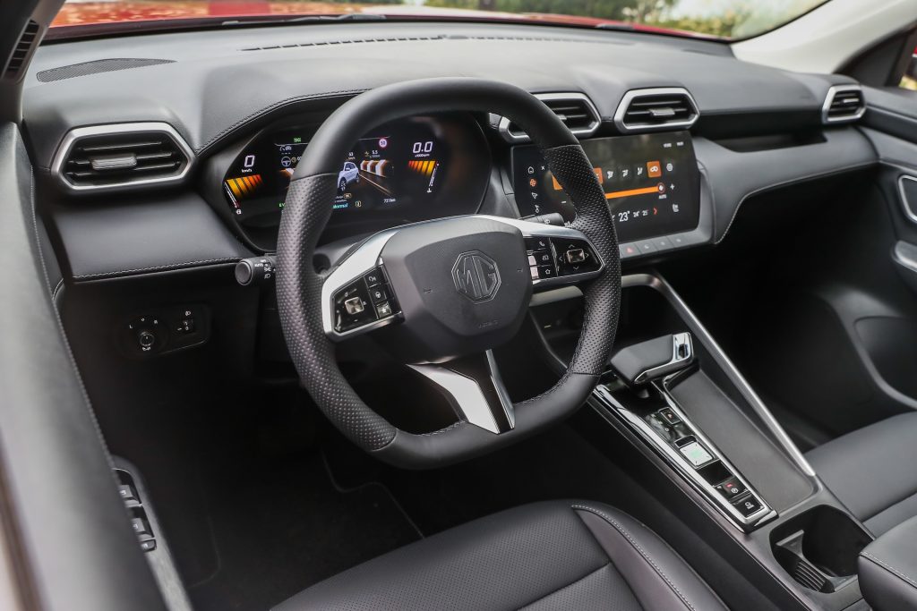 MG ZS HS