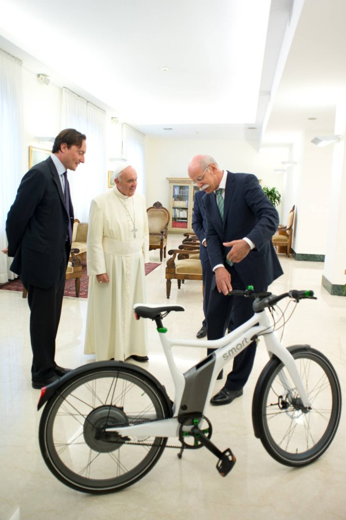 papa francesco ebike
