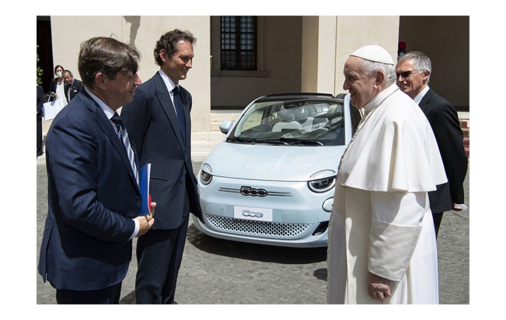 papamobile francesco fiat