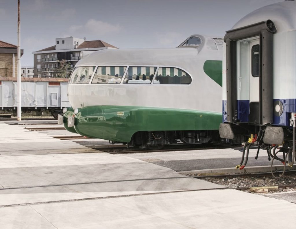  treno-milano-design-week.jpg