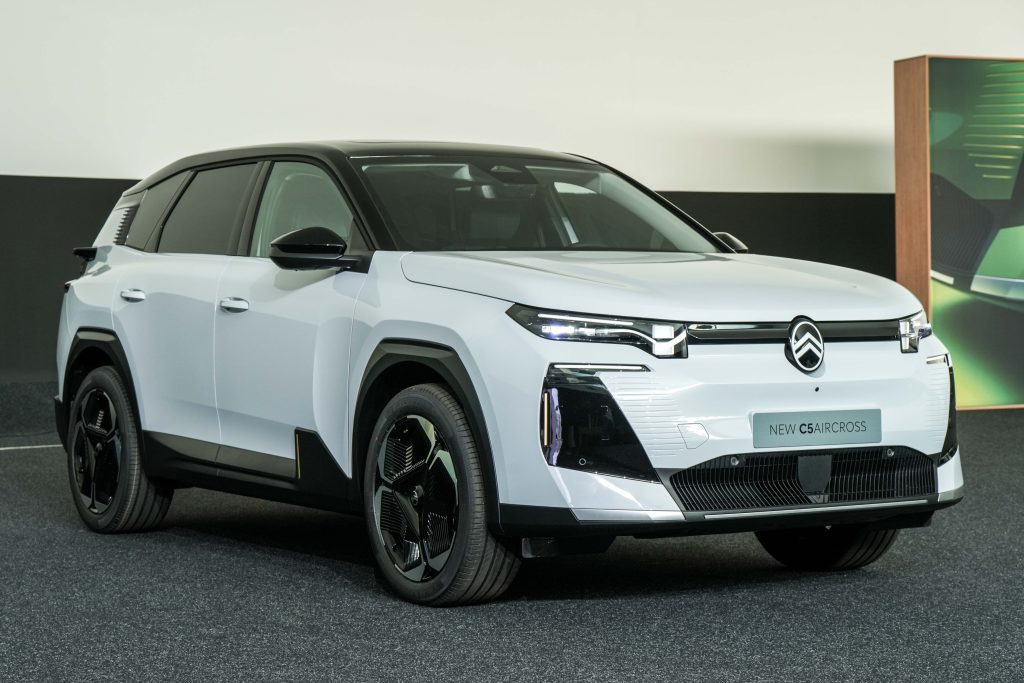 Citroën C5 Aircross 2025, Elettrica sociale da 250euro al mese