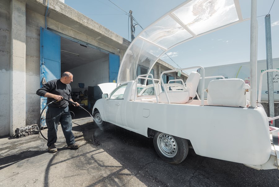 papamobile gaza