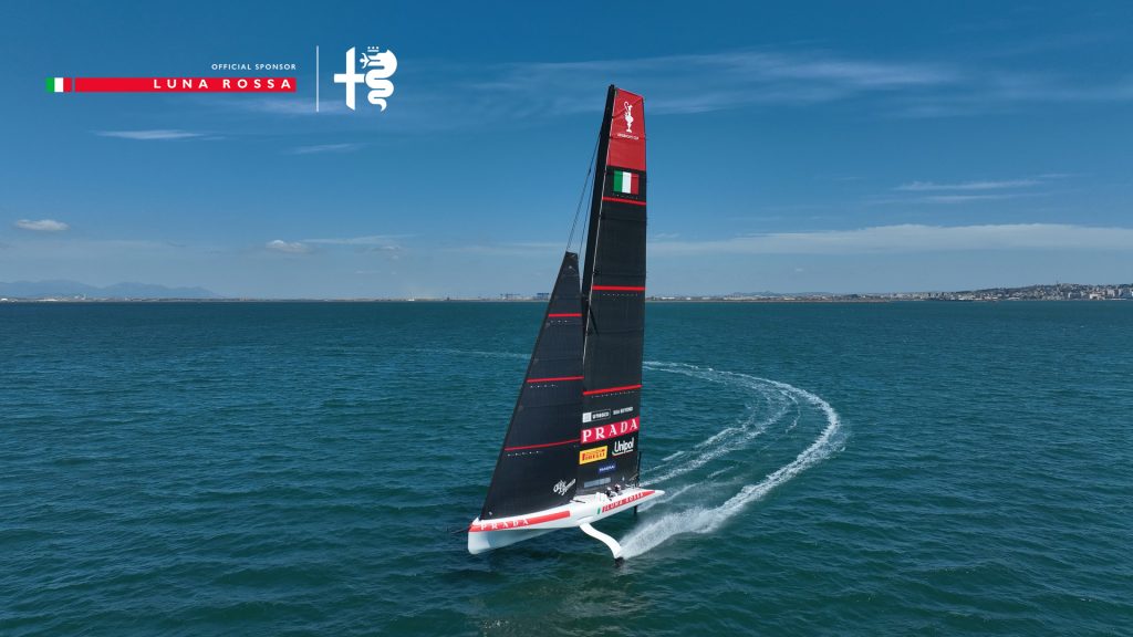 AlfaRomeoOfficialSponsordiLunaRossa