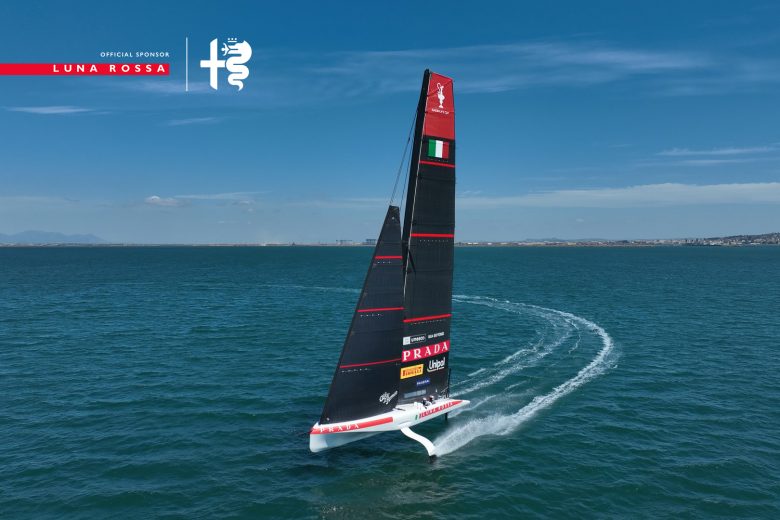 AlfaRomeoOfficialSponsordiLunaRossa