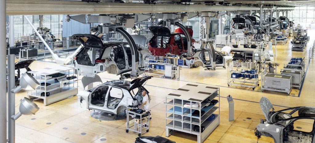 Case costruttrici auto inseguire agilità e costi