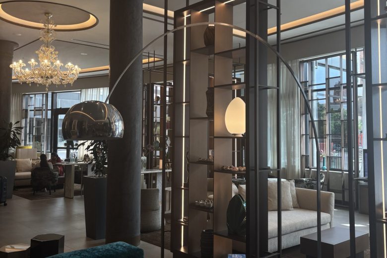 milan-marriott-hotel-lobby