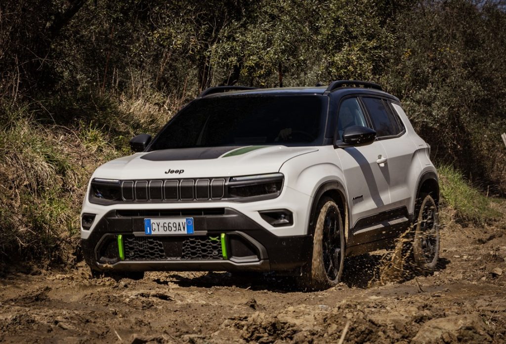 Jeep Avenger 4xe: piccola, ibrida e (finalmente) a trazione integrale