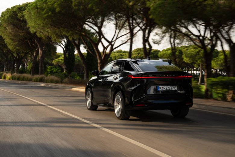 Lexus RZ