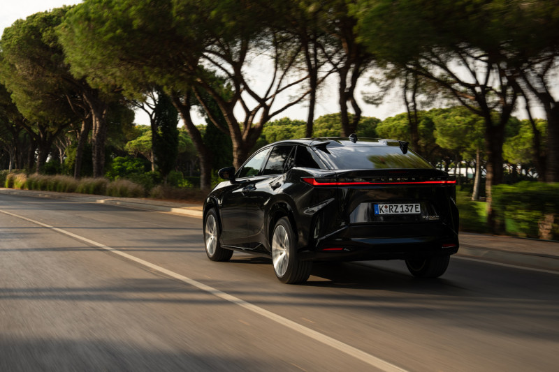 Lexus RZ
