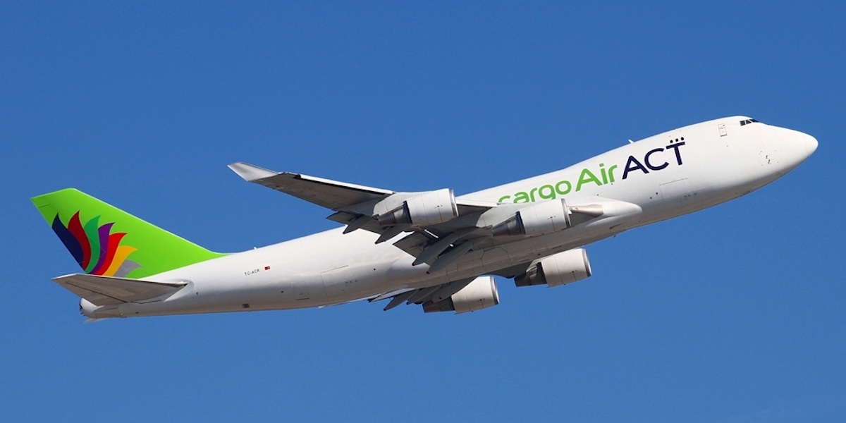 incidente aereo hong kong