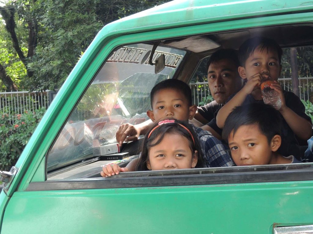 Bambini in auto