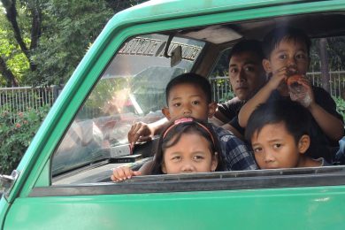 Bambini in auto
