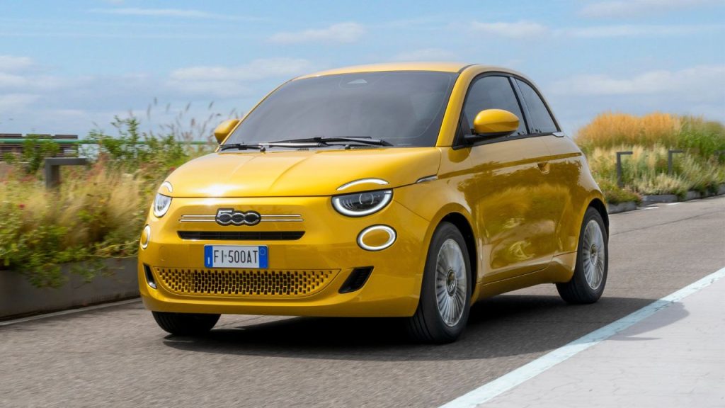 fiat-500-hybrid-01-mission