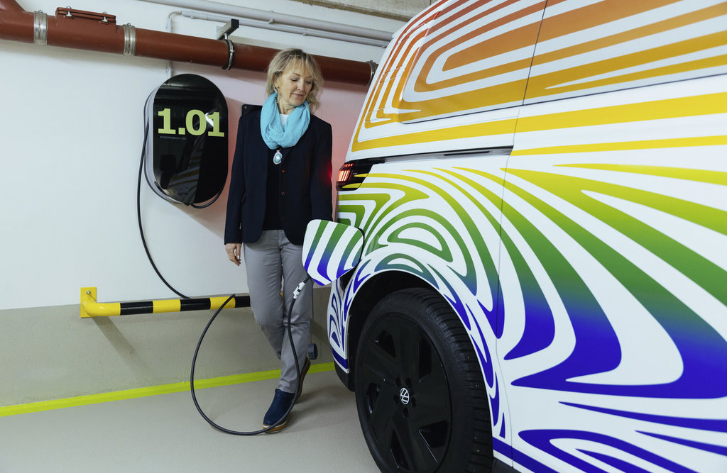 Costo elevato auto elettriche l’11% dell’energia persa durante la ricarica