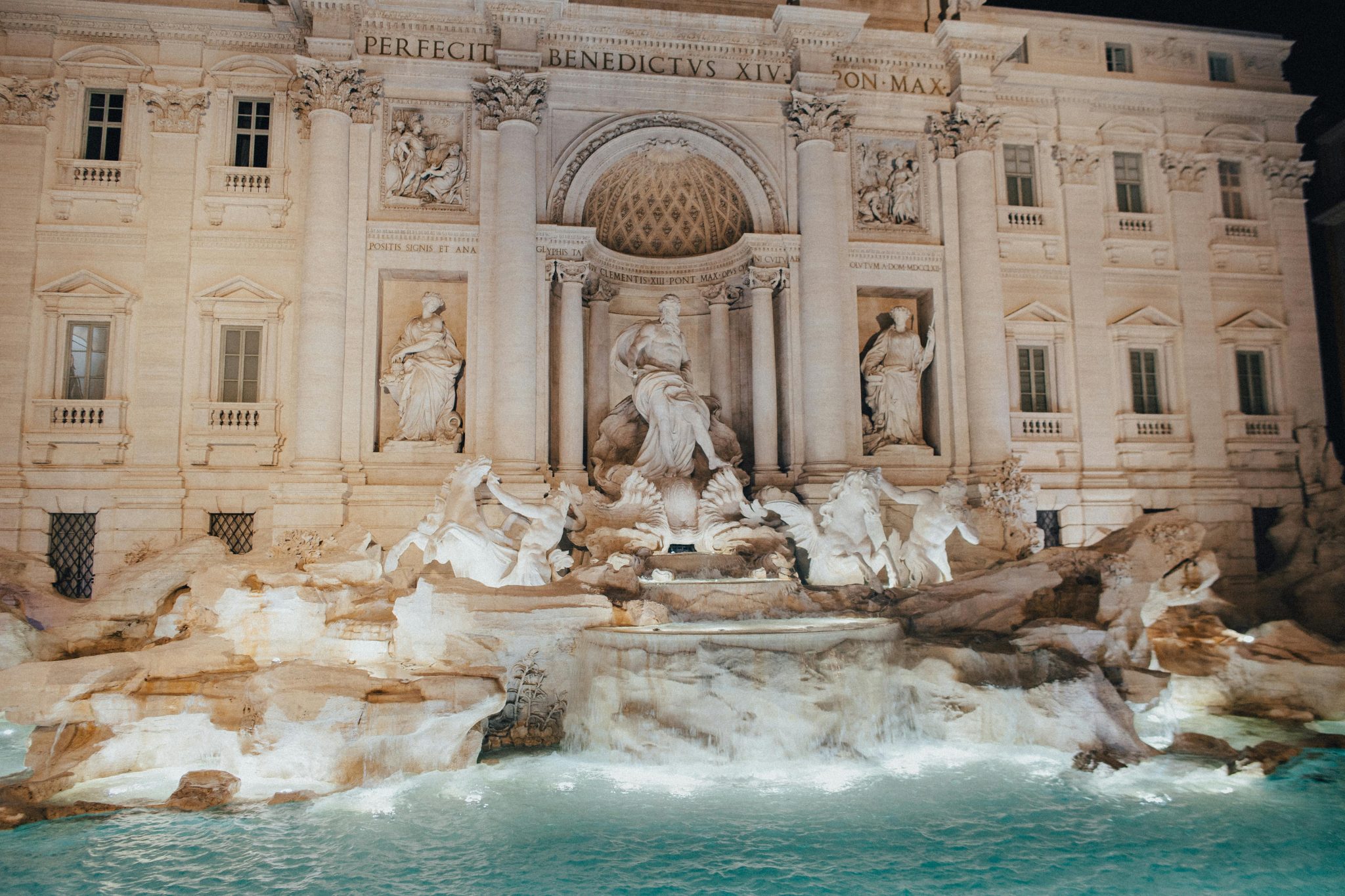 Fontana di Trevi a pagamento: Roma entra nell’era anti-overtourism ...