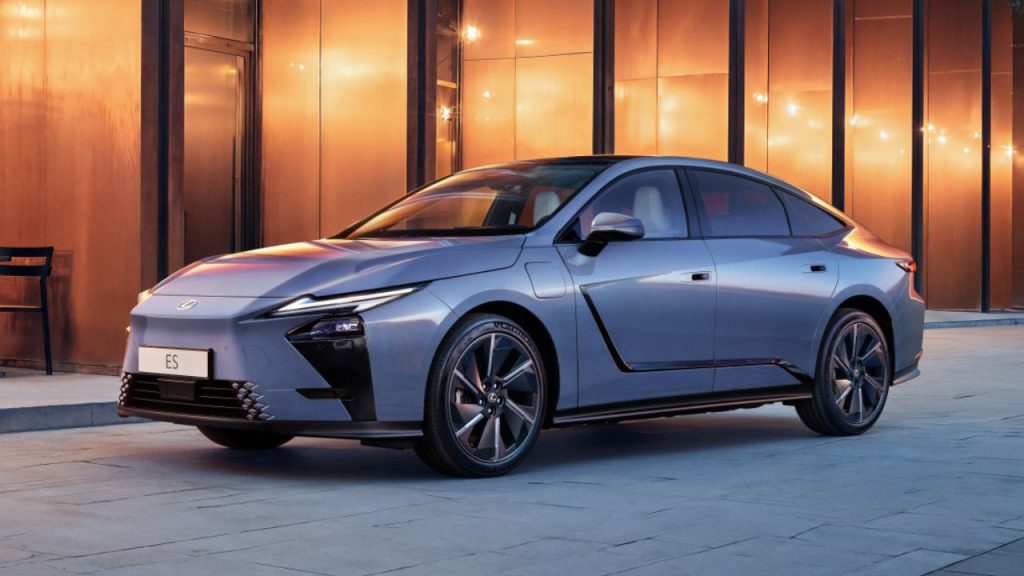 nuova-lexus-es-2026-02-mission