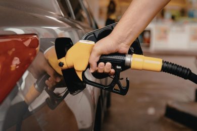 costo-carburante-auto-benzina-vs-elettriche-UE