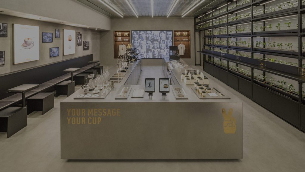 Younique Café europeo di Golden Goose