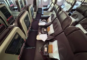 Differenze tra premium economy e business class