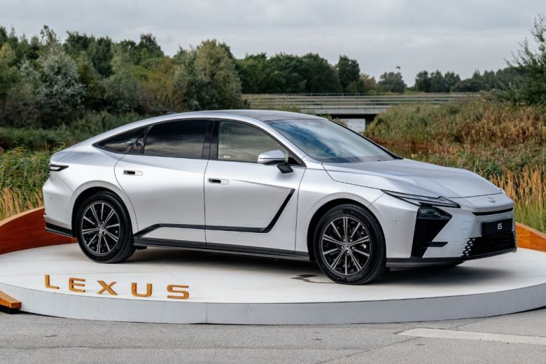 lexus-es-2026-cover-mission